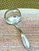 Load image into Gallery viewer, 1915 Oneida Silverplate Gravy Ladle
