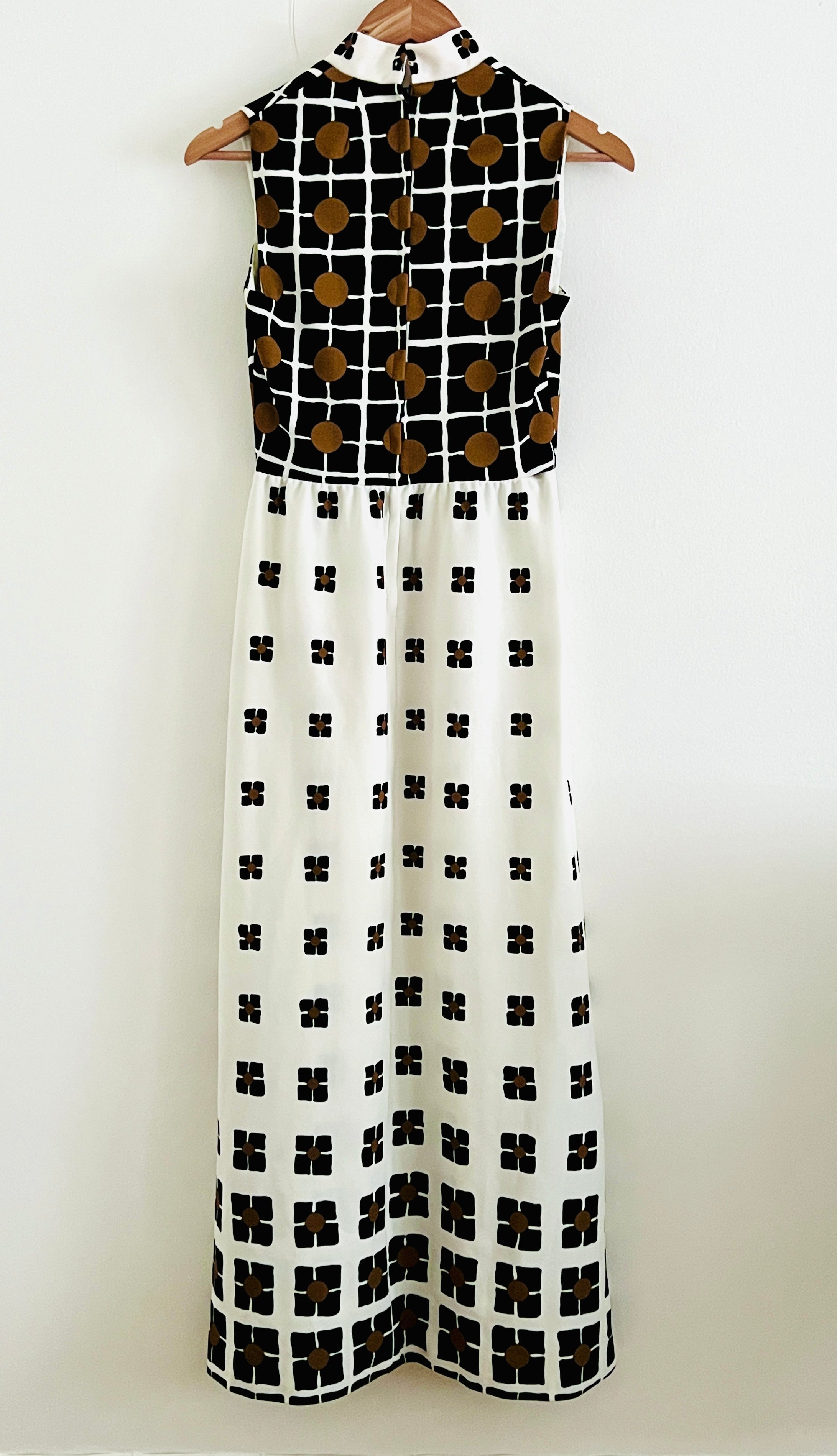 1970's Vintage Retro Caron (Chicago) Sleeveless V-Neck Dress