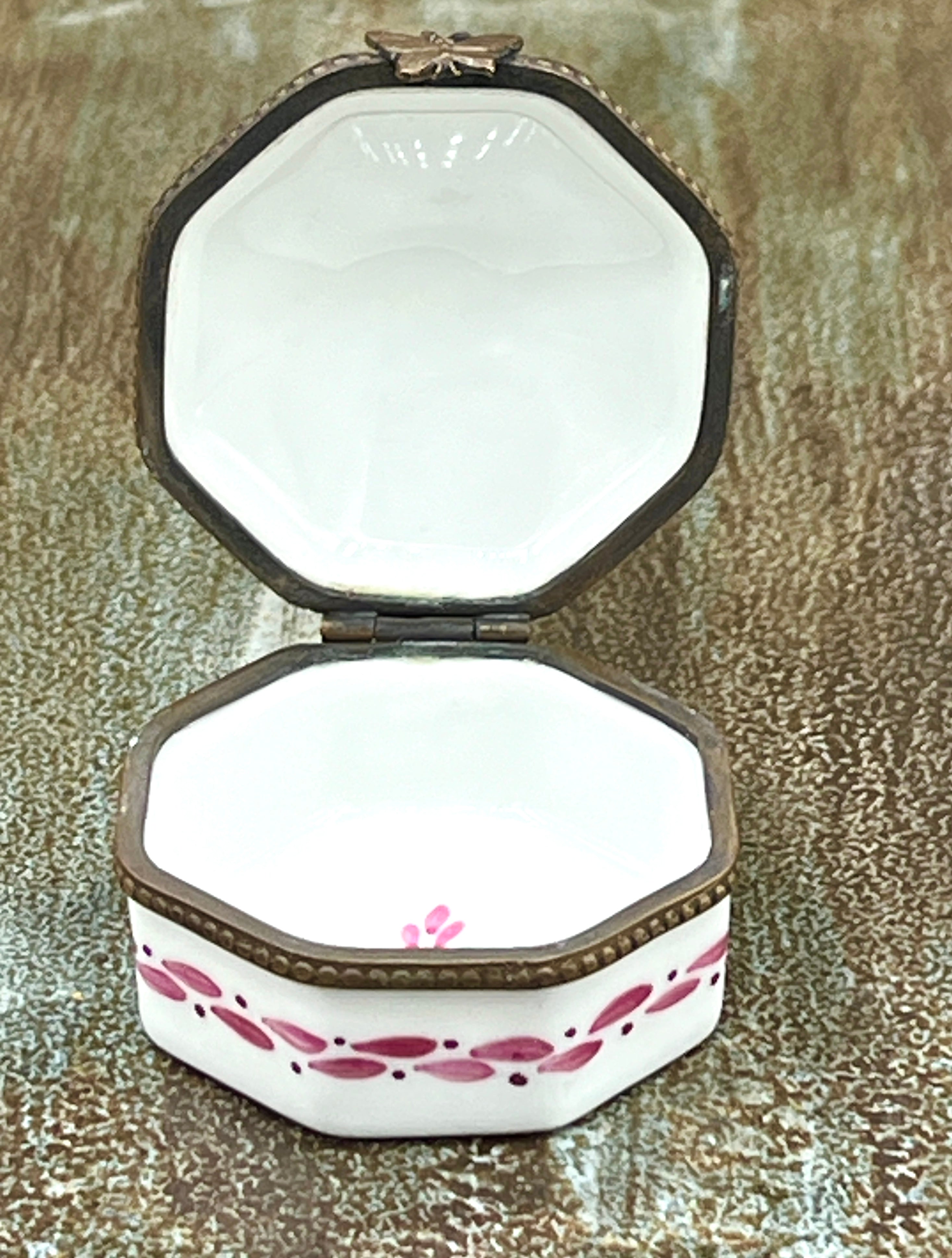 A Limoges "Peint Main" Porcelain Mini Keepsake Box
