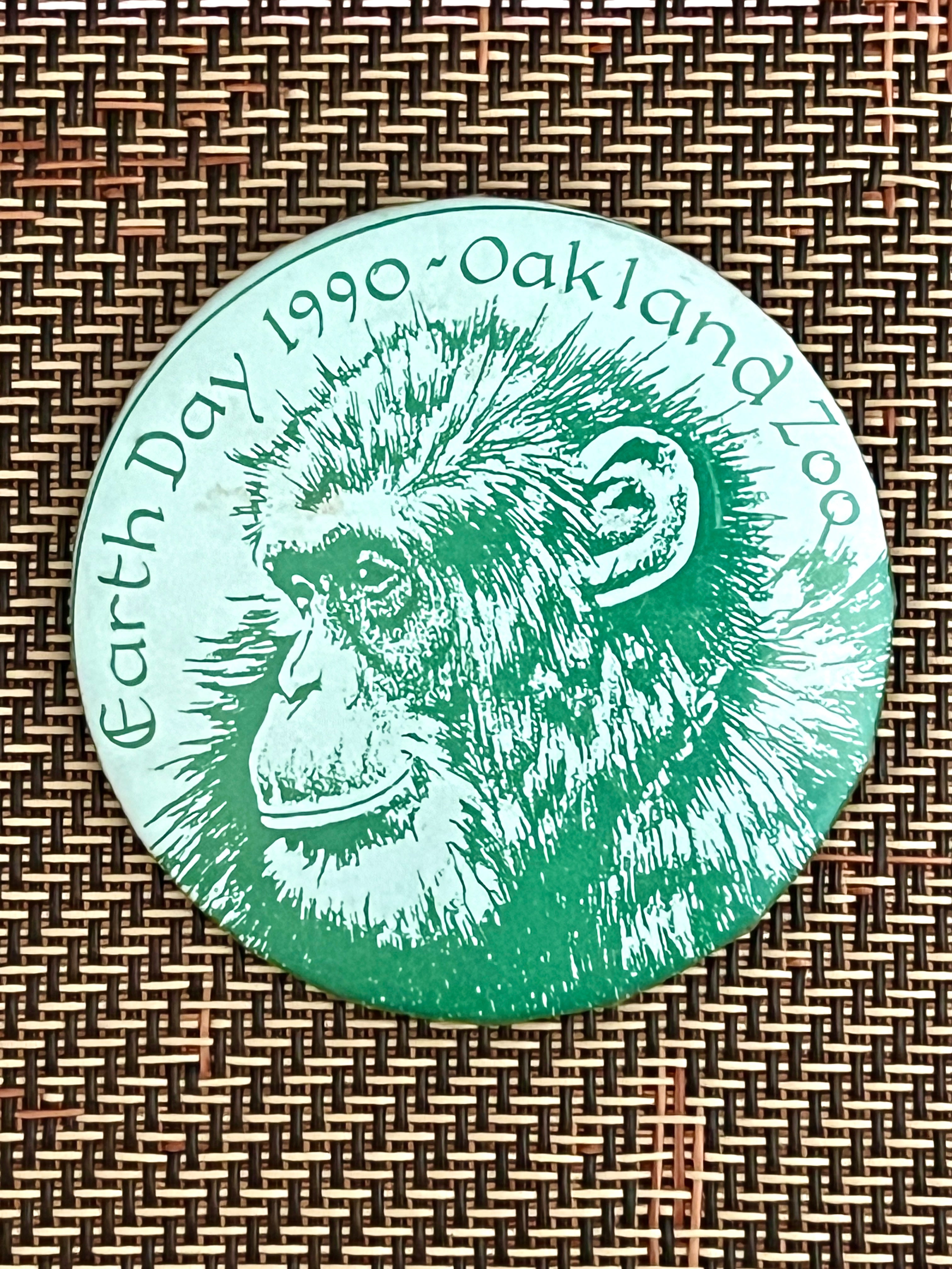 Earth Day 1990 Oakland Zoo Pinback Button