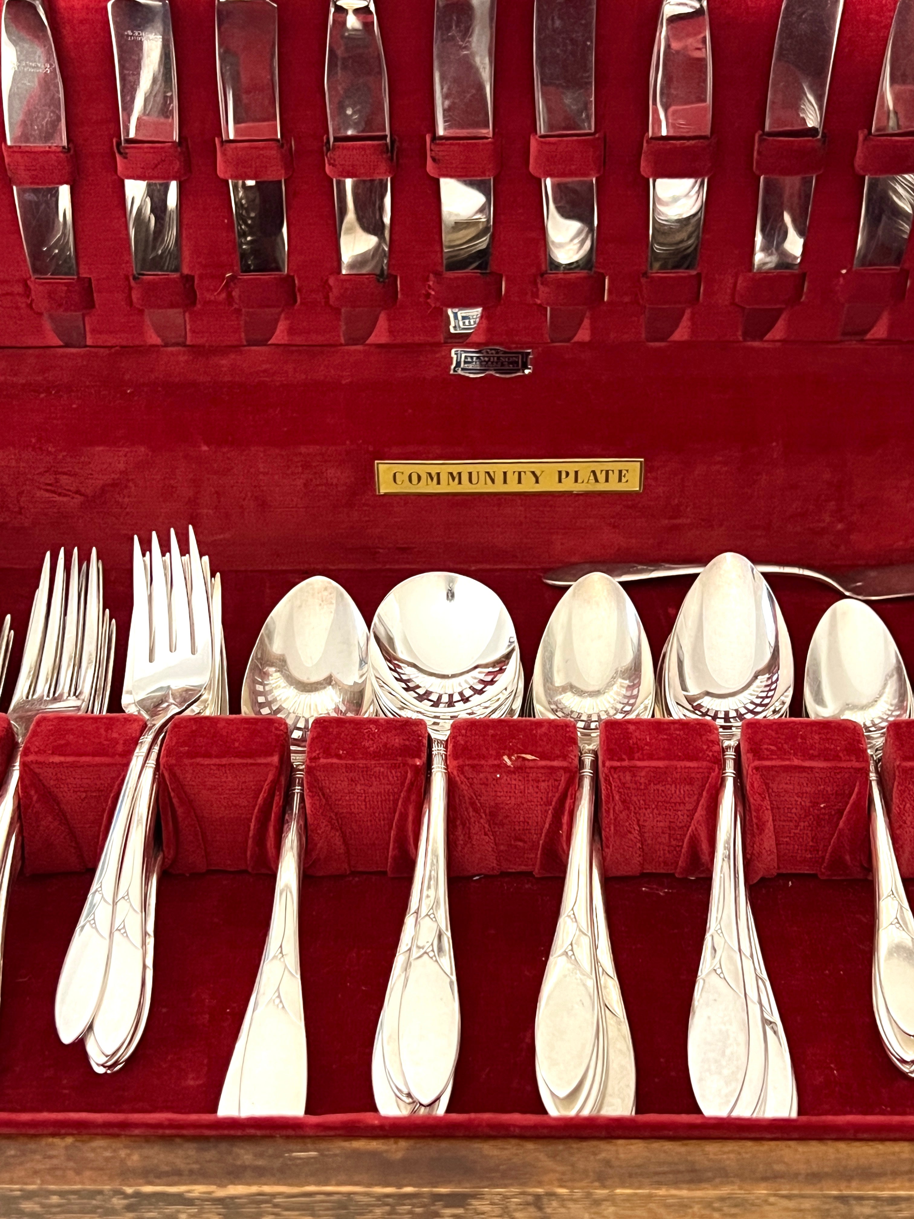 Lady Hamilton Community Plate 82 Piece Silver Flatware Set