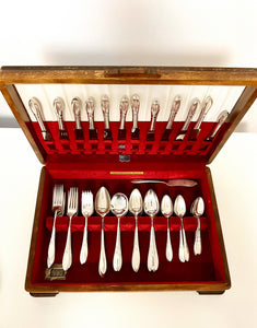 Lady Hamilton Community Plate 82 Piece Silver Flatware Set