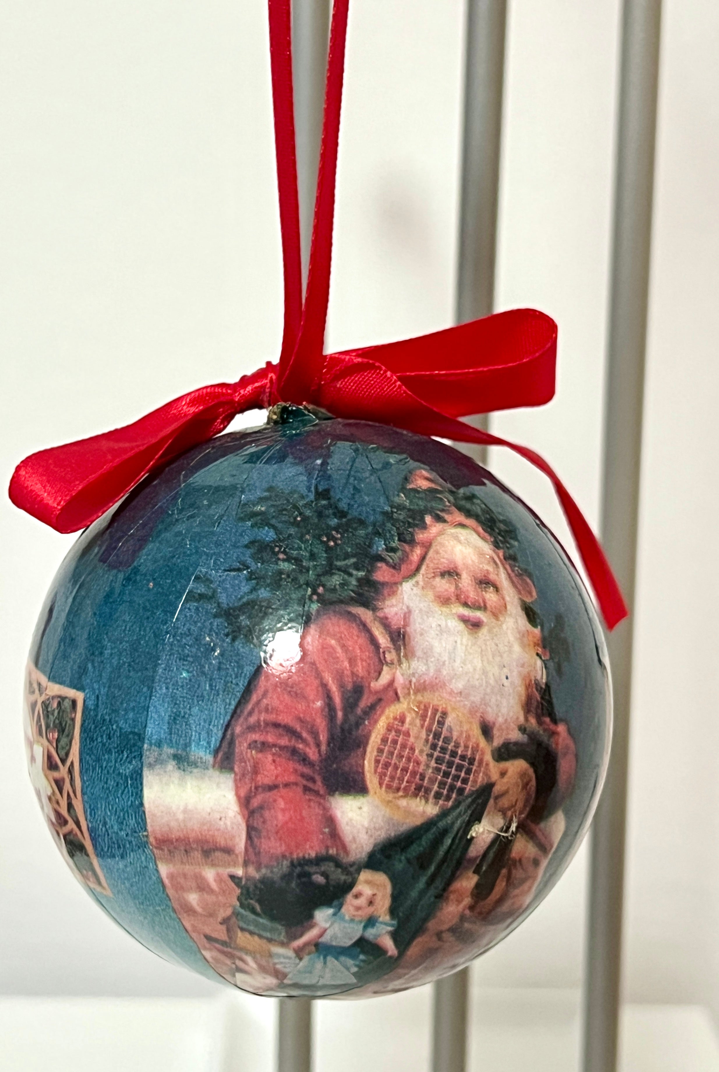 Vintage Bauble Ball Santa Claus / Merry Christmas Ornament (Blue)