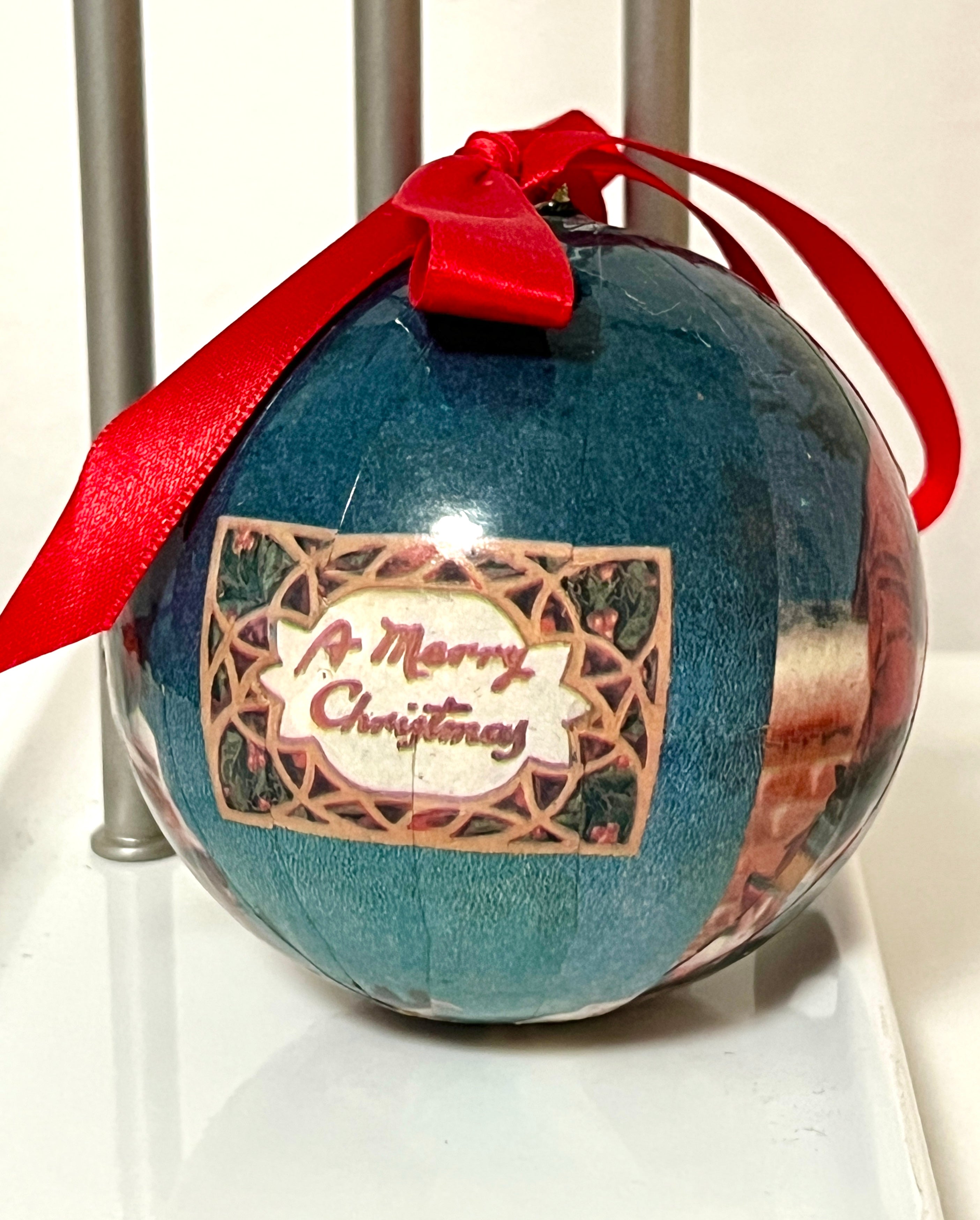 Vintage Bauble Ball Santa Claus / Merry Christmas Ornament (Blue)