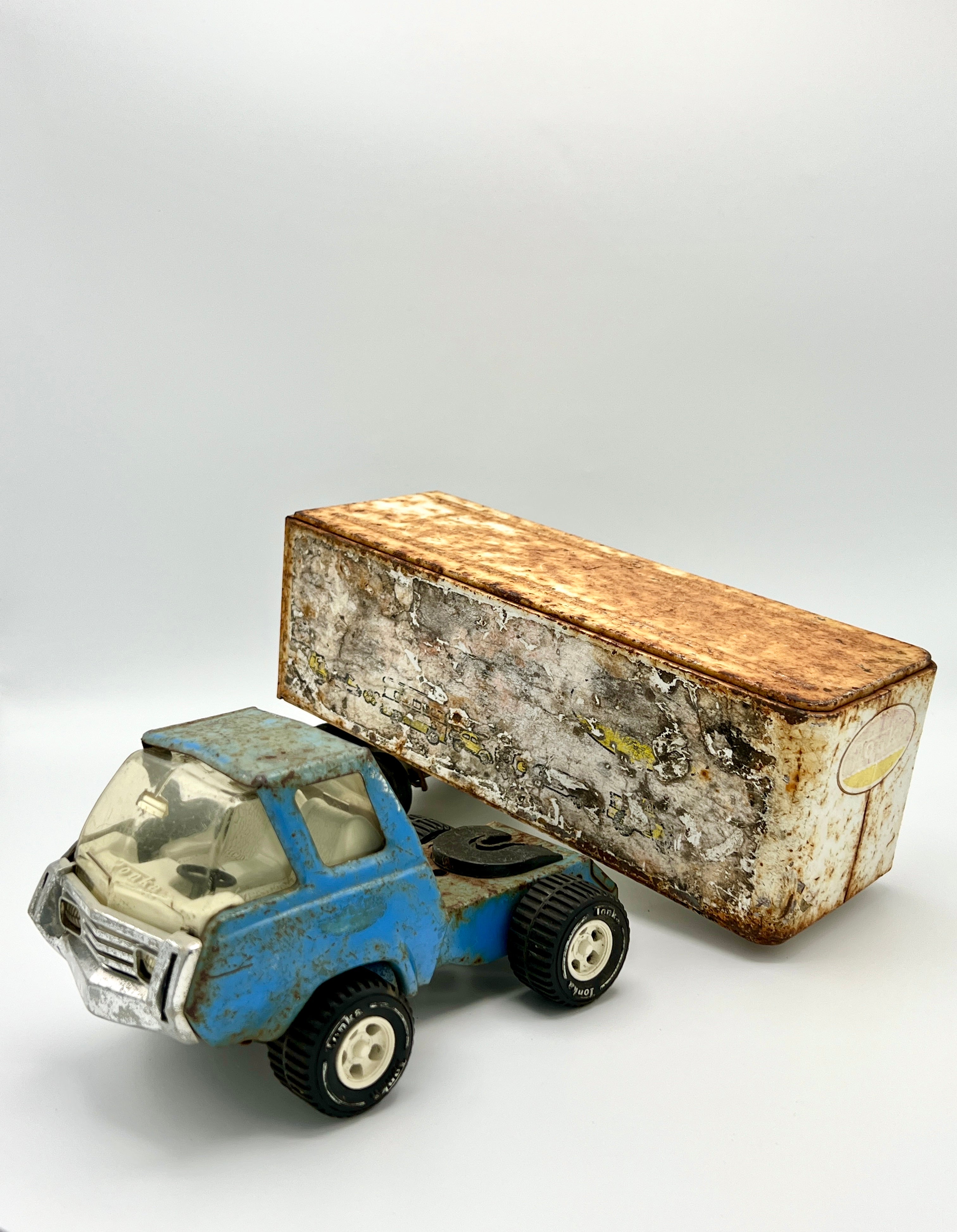Vintage Rusty Blue & White Tonka Truck