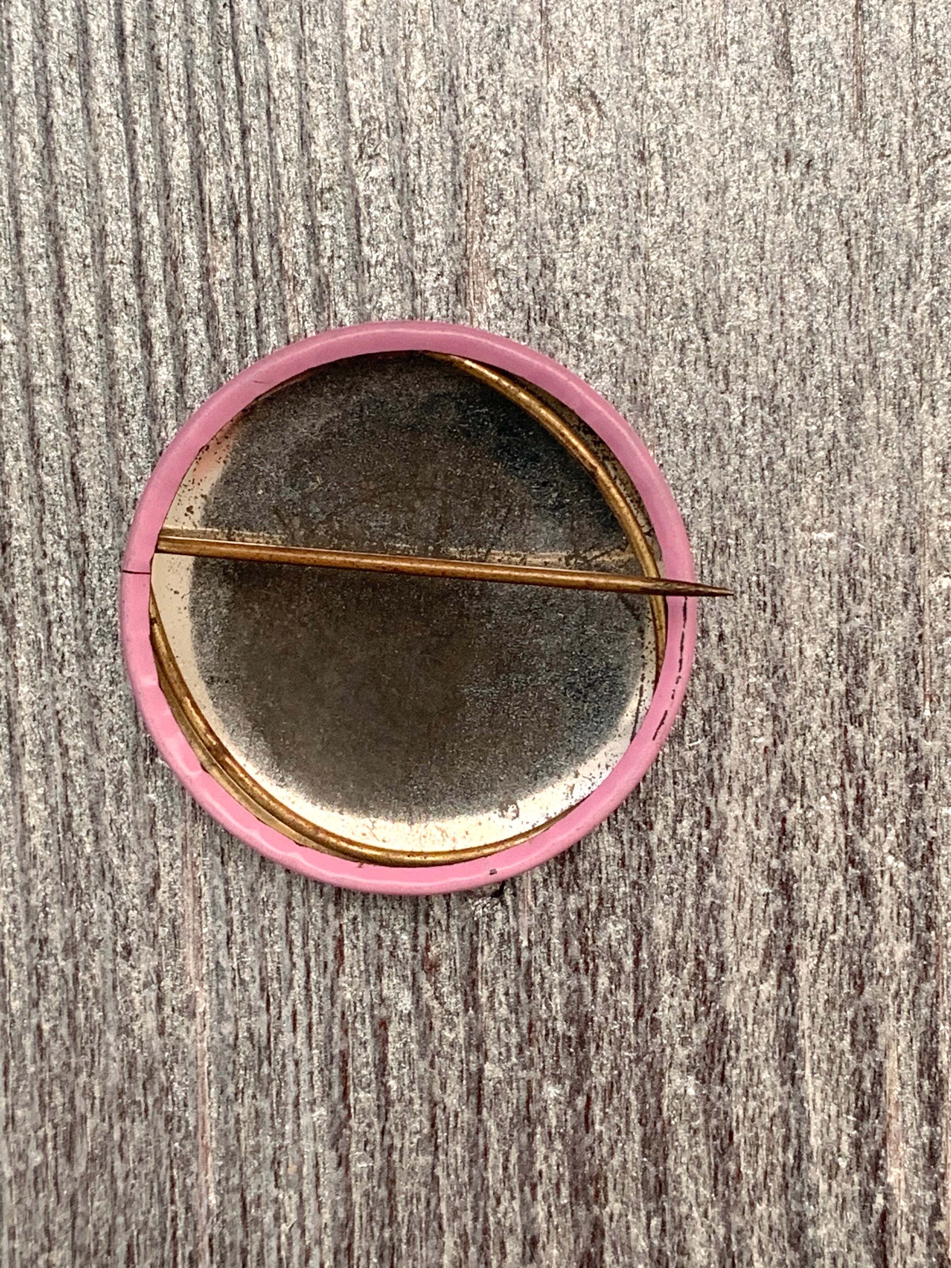 Hippy Sippy Says Love 1960's Vintage Pinback Button, Collectible Counterculture