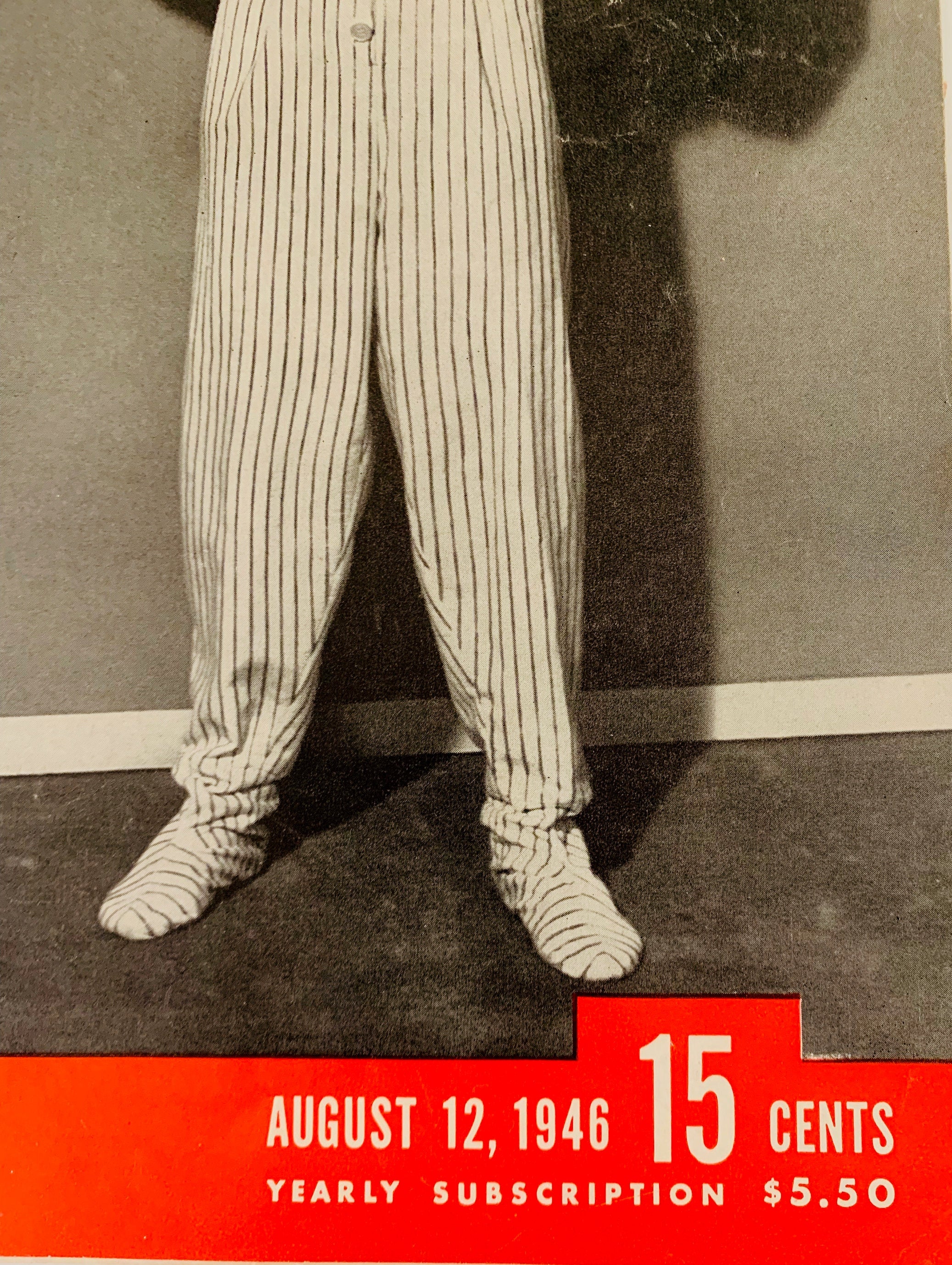 Life Magazine August 12, 1946 "Loretta Young Models A decade of Nightgowns & Pajamas" Vintage Reading Photography Fashion Style Collectible